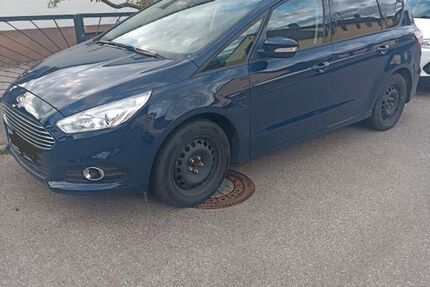 Ford S-Max 82.875 km 17.800 &euro; Olching 82140