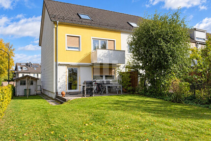 WINDISCH IMMOBILIEN - Eckhaus mit viel Potential und großem Garten in familienfreundlicher Lage - Haus Gröbenzell | Angebot:27714786