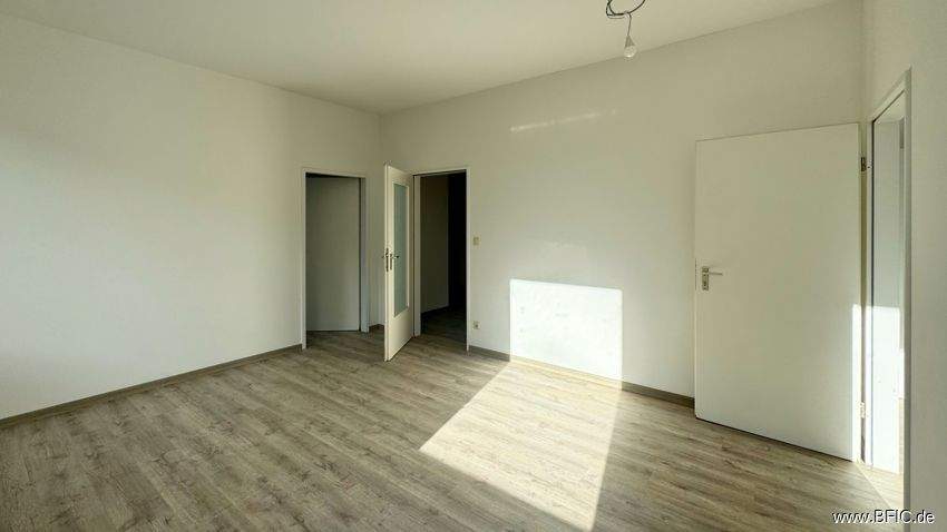 Gewerbeobjekt Fürstenfeldbruck - 9 Zimmer, 228 m&sup2;, 3.420&euro; | Angebot:25247718