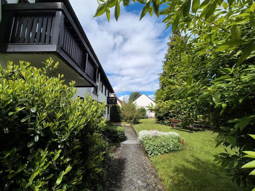 Neu Renovierte 3 Zimmer Wohnung in Waldtrudering