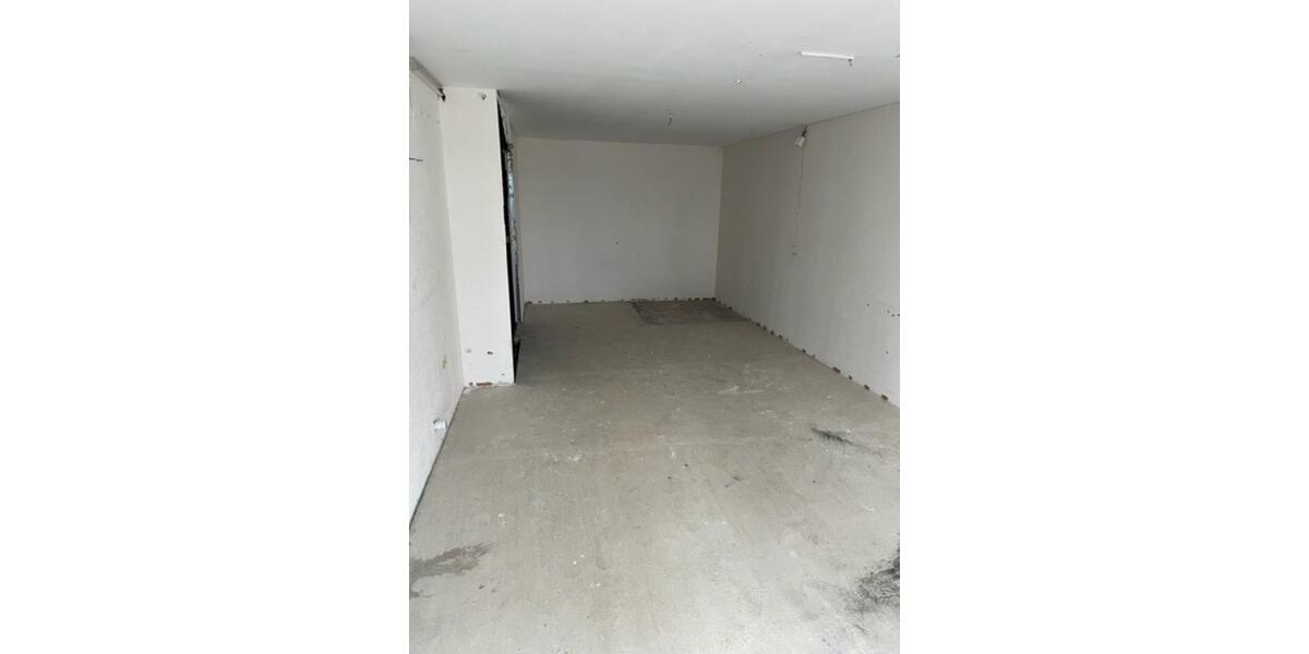 Gewerbliches Grundstück 1.138 m² | umzäunt | Halle & Hoffläche zimmer