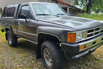 Toyota Hilux 146.000 km 12.345 &euro; Alling 82239