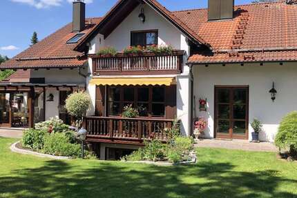 Haus zum Mieten in Baldham 3.920 € 280 m² 6 zimmer