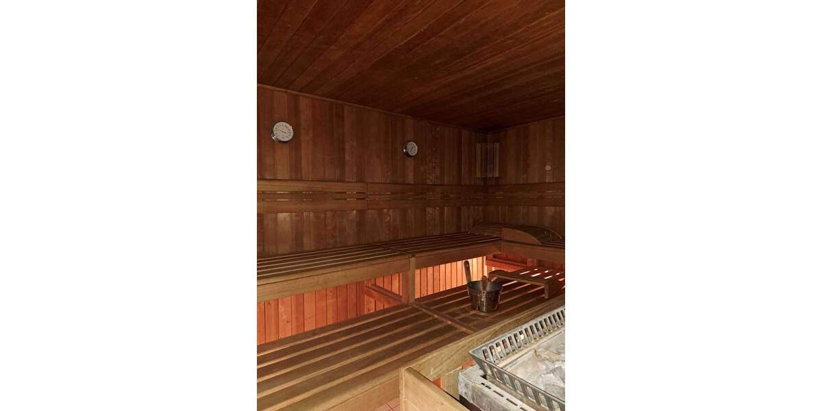 NEU... JETZT KOMMT FARBE INS SPIEL - RUHIGE LAGE - SONNIGE AUSSICHT 4 zimmer