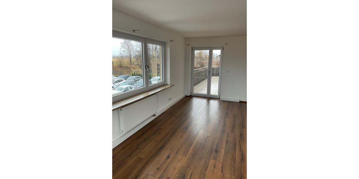Etagenwohnung Holzkirchen - 2.5 Zimmer, 90 m&sup2;, 1.400&euro; | Angebot:25218962