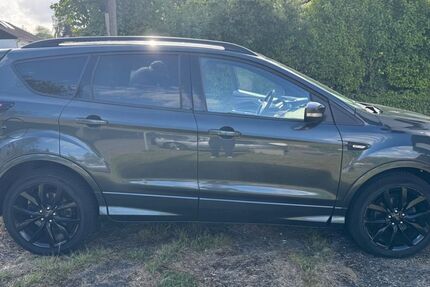 Ford Kuga 146.700 km 11.600 &euro; Neufahrn 85375
