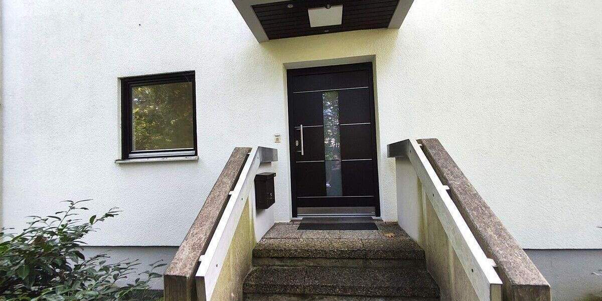 Toplage, stark renovierungsbedürftig 4 zimmer