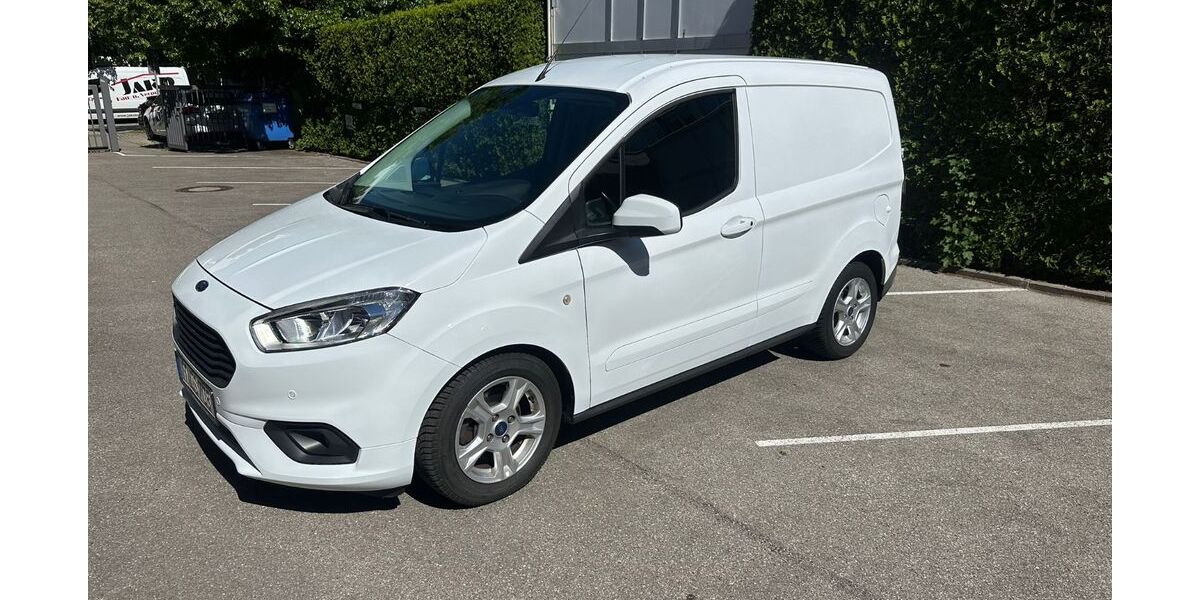 Ford Transit Courier 45.215 km 12.950 &euro; München 81829