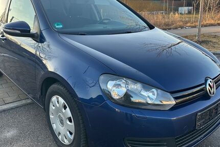 VW Golf 82.000 km 6.999 &euro; Höhenkirchen-Siegertsbrunn 85635