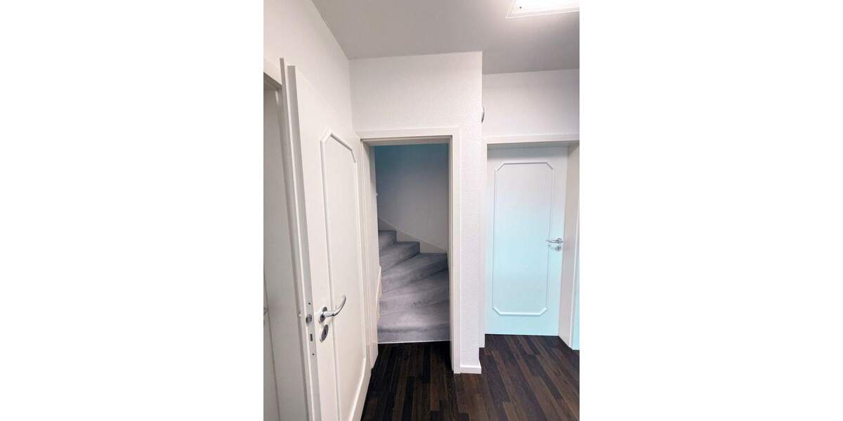 WEIGERT: Ansprechende, gehobene Doppelhaushälfte mit Doppelgarage in ruhiger Lage in Eichenau 5 zimmer