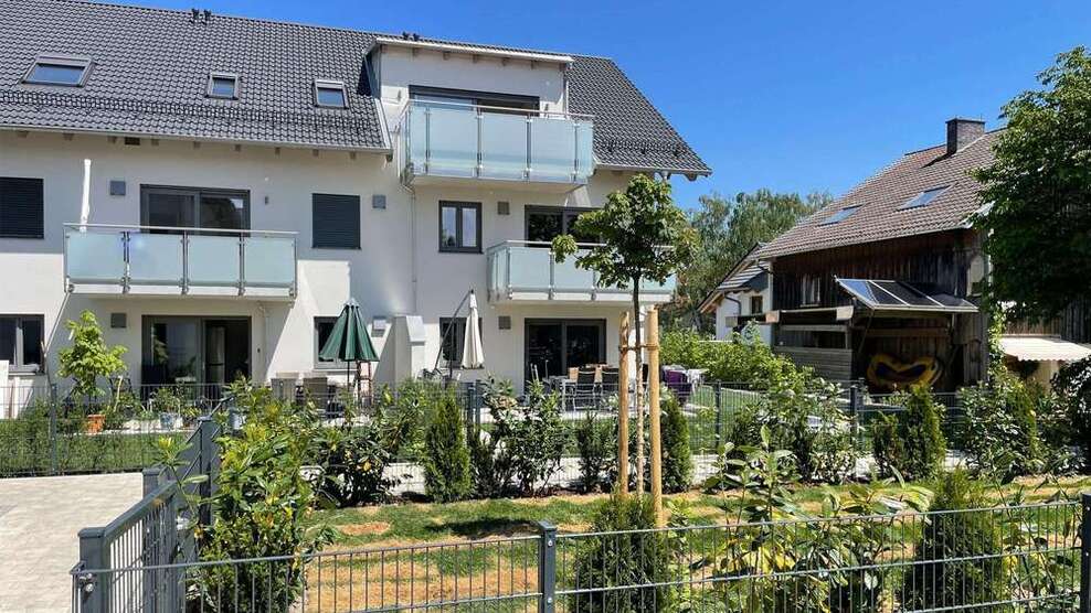 Haus zum Kaufen in Hallbergmoos 7.190.550 € 958.74 m²