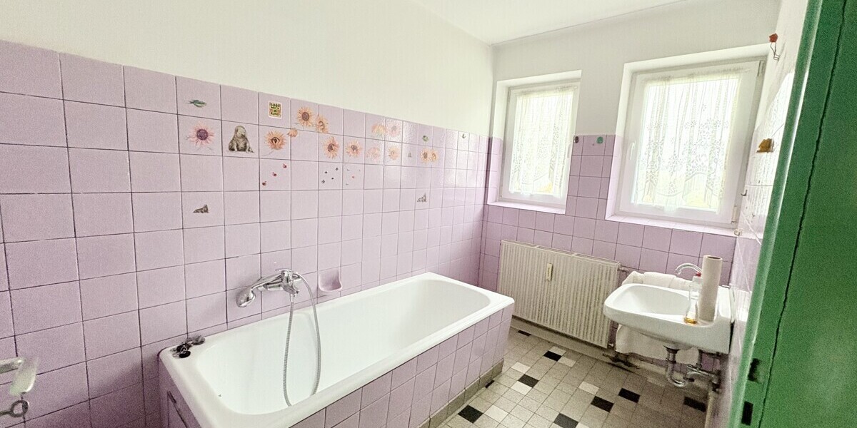 ***Zweifamilienhaus mit großem Grundstück & Baugenehmigung – vielseitig nutzbar*** - Zweifamilienhaus Perchting Perchting | Angebot:25987665