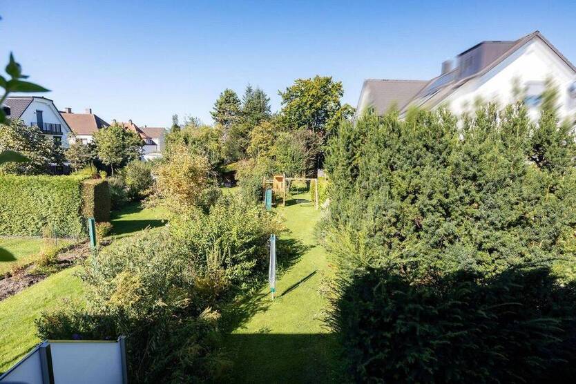 Modernes Reihenhaus mit Sauna & großem Garten in München