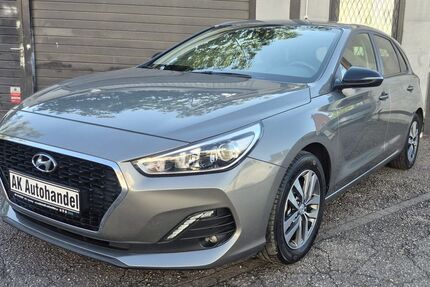 Hyundai i30 88.232 km 10.990 &euro; München 80809