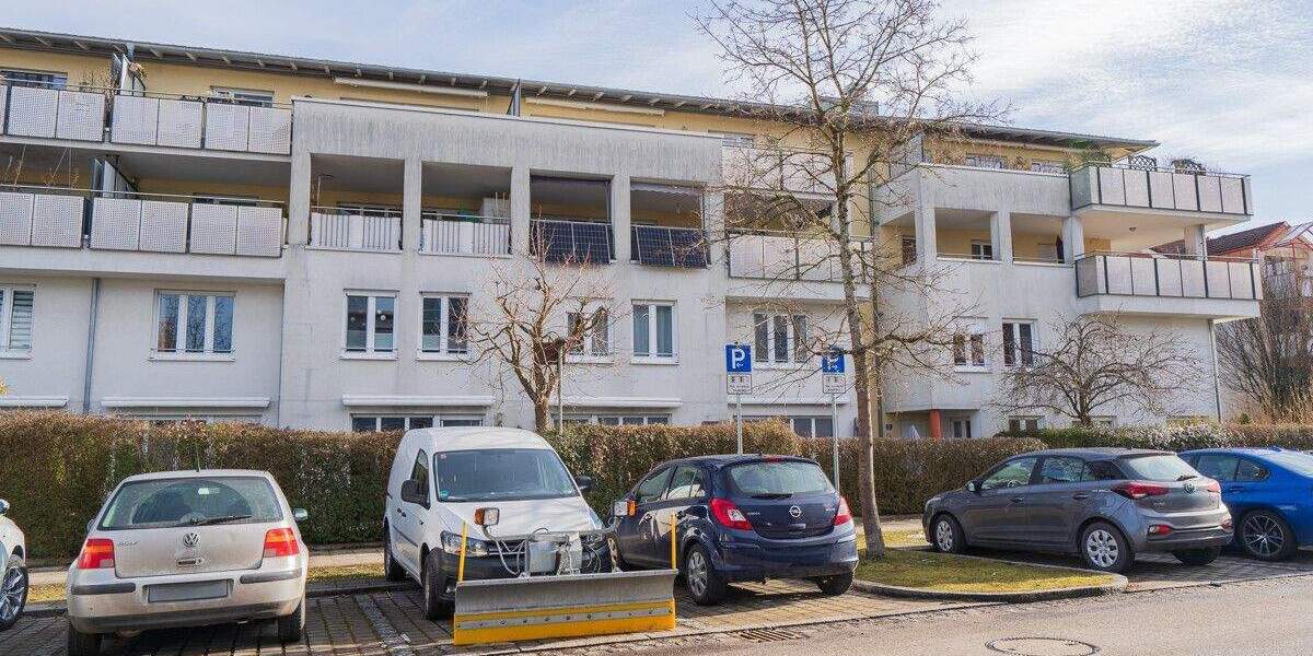 ***Heike Borchers Immobilien***Attraktive Dachterrassenwohnung im Herzen Unterhachings*** 3 zimmer