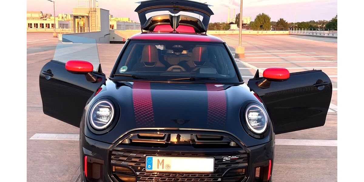 Mini John Cooper Works 8.900 km 33.900 &euro; München 80803