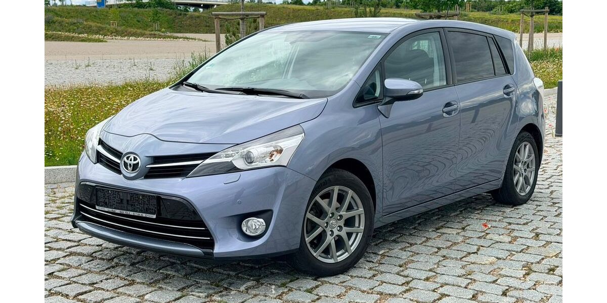 Toyota Verso 60.000 km 13.900 &euro; München 82178