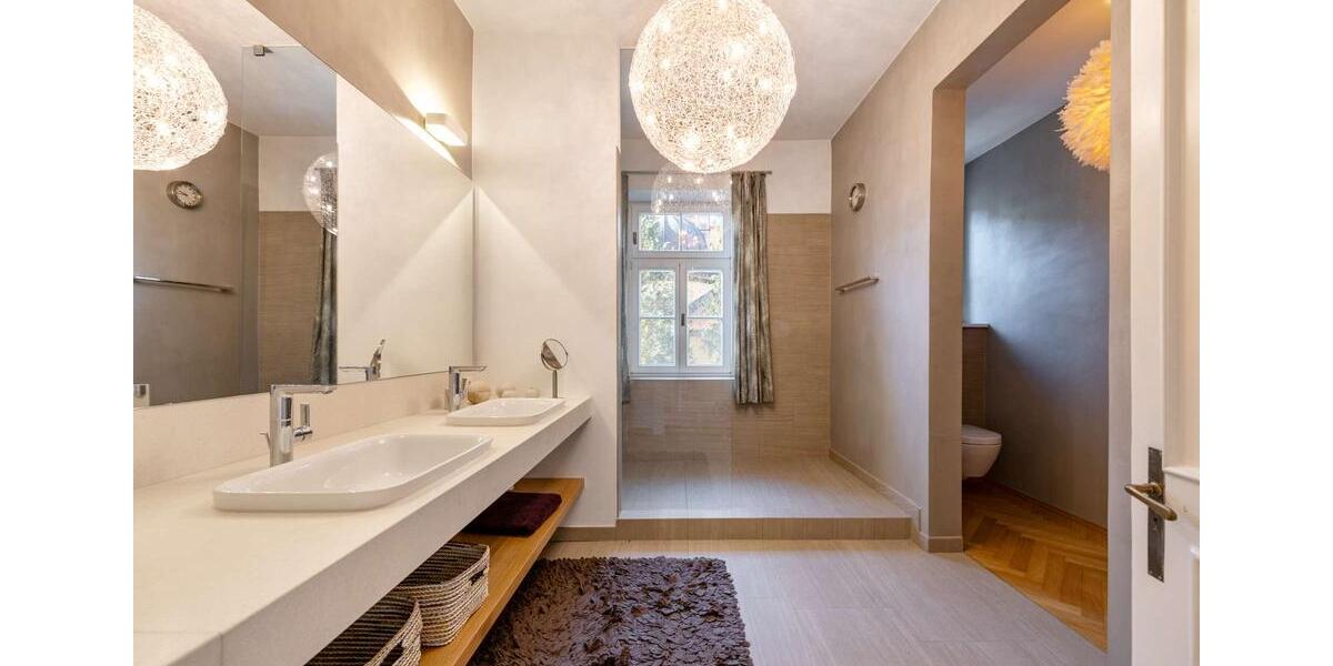 Villa München Nymphenburg - 9 Zimmer, 389 m&sup2;, 9.900&euro; | Angebot:25255917