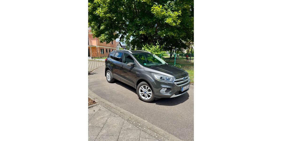 Ford Kuga 65.306 km 14.950 &euro; München 80809