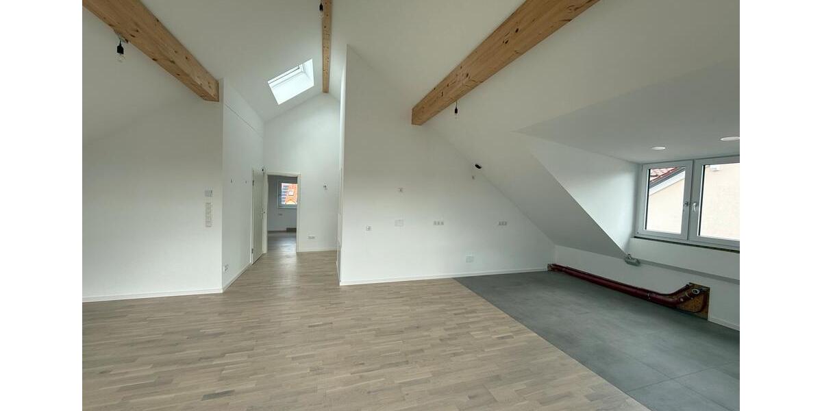 Dachgeschoßwohnung München Allach-Untermenzing - 3 Zimmer, 90 m&sup2;, 1.900&euro; | Angebot:26060902