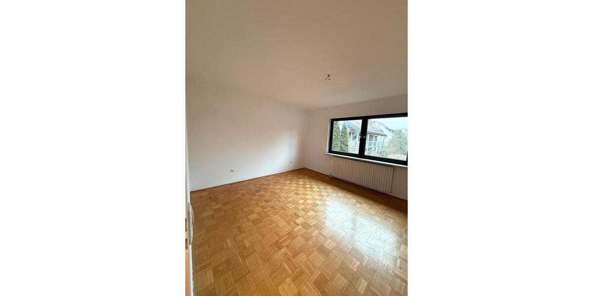 Etagenwohnung Germering - 4 Zimmer, 110 m&sup2;, 2.050&euro; | Angebot:25831515