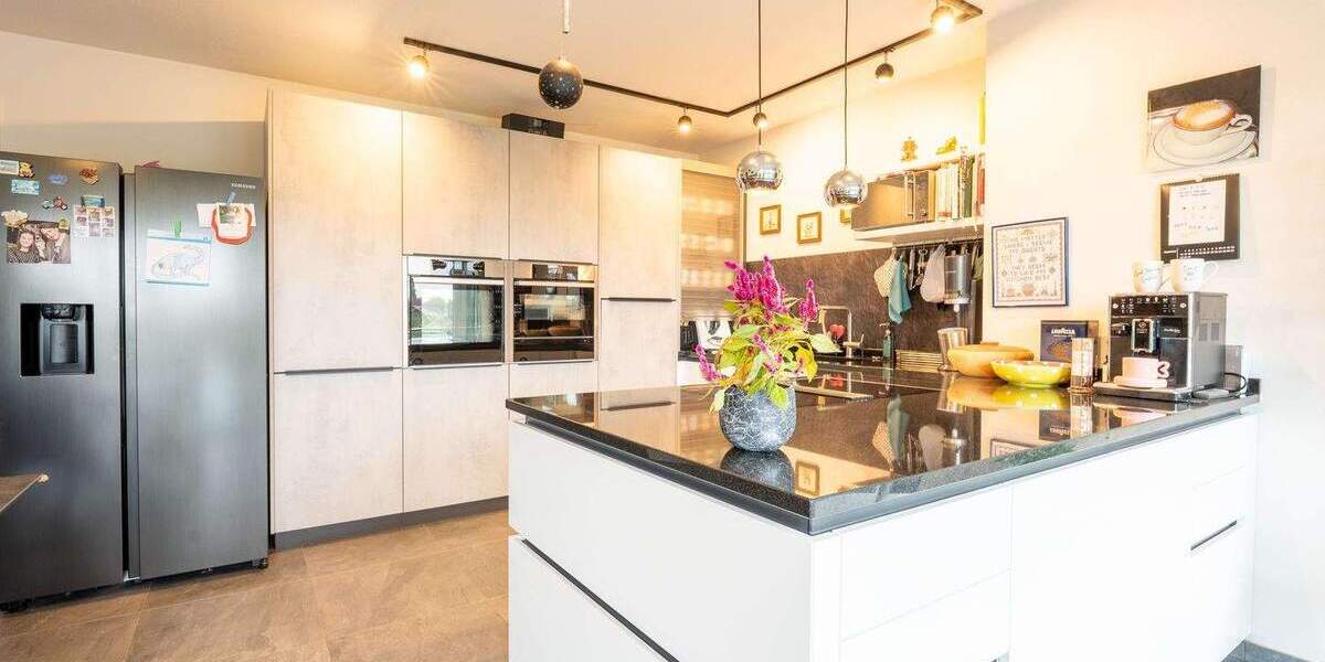 Charmante Dachgeschosswohnung mit großem Sonnenbalkon - neuwertig und energieeffizient 3 zimmer