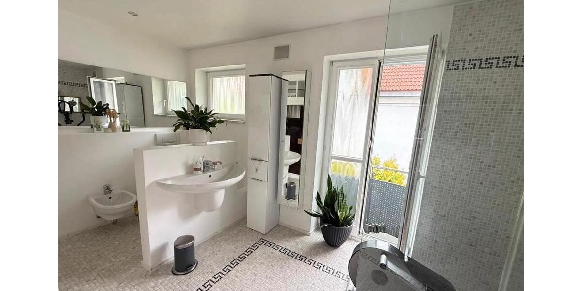 Etagenwohnung München Bogenhausen - 6 Zimmer, 208 m&sup2;, 2.699.999&euro; | Angebot:26823817
