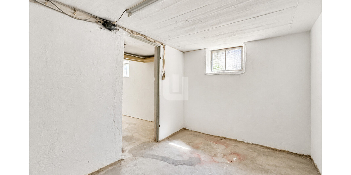 WINDISCH – Ideal für die große Familie – Großes Reihenhaus mit zwei separaten Wohnbereichen - frei! - Reihenmittelhaus Eichenau | Angebot:27329637