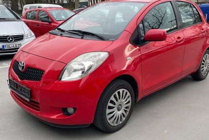 Toyota Yaris 165.000 km 2.000 &euro; München 80809