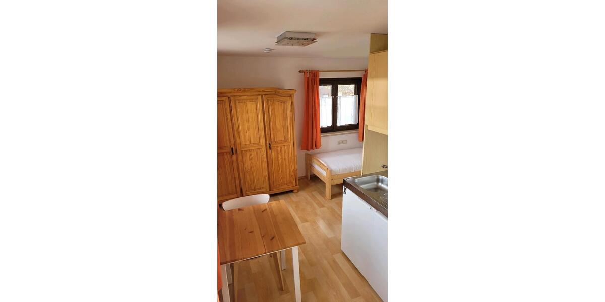 Etagenwohnung Holzkirchen - 1 Zimmer, 20 m&sup2;, 374&euro; | Angebot:26365014