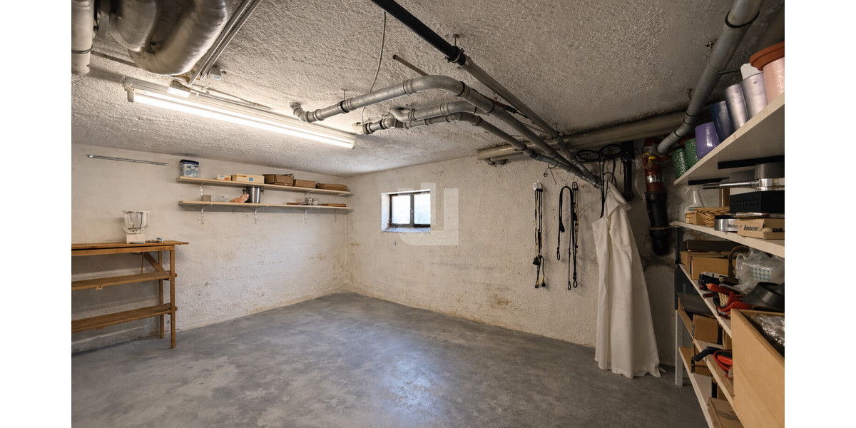 WINDISCH IMMOBILIEN – sanierungsbedürftiges Einfamilienhaus in Gröbenzell in ruhiger, zentraler Lage - Einfamilienhaus Gröbenzell | Angebot:26065692