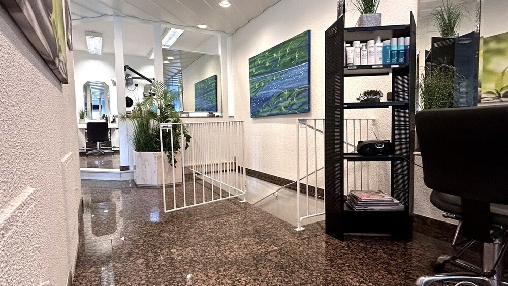 ***Etablierte Gewerbeeinheit mit Parkmöglichkeiten - ideal für Friseur, Beauty, Praxis*** - Gewerbeobjekt Olching | Angebot:26252355