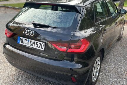 Audi A1 84.000 km 15.000 € München 81828