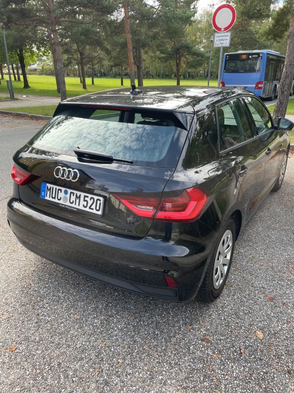 Audi A1 84.000 km 15.000 € München 81828
