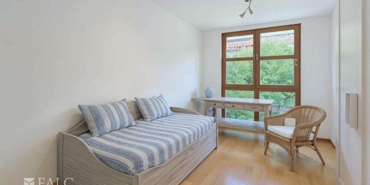 Reihenmittelhaus München Feldmoching-Hasenbergl - 6 Zimmer, 141 m&sup2;, 948.000&euro; | Angebot:25779313