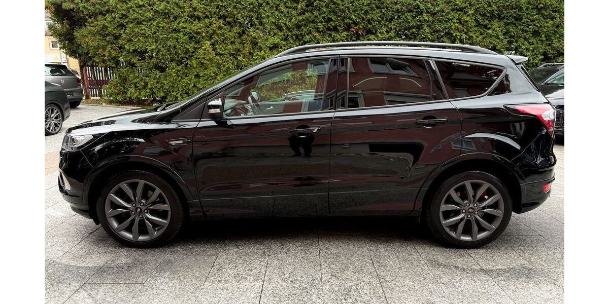 Ford Kuga 115.000 km 16.980 &euro; München 81827