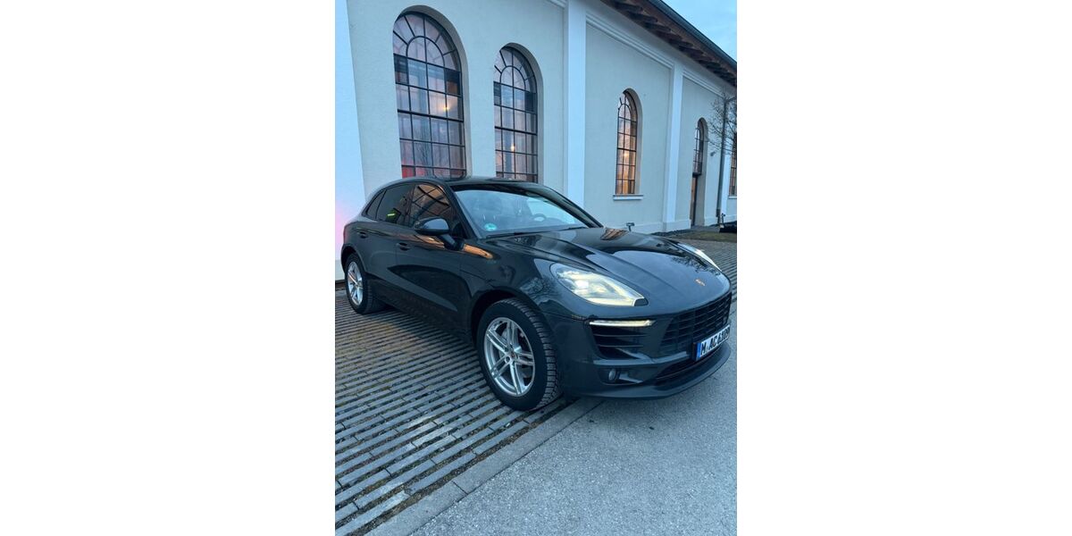 Porsche Macan 107.576 km 45.599 &euro; München 81249