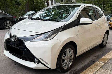 Toyota Aygo (X) 107.000 km 5.600 &euro; München 80797