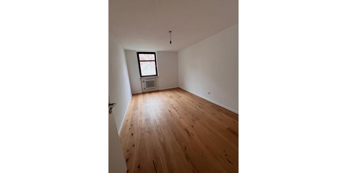 freie, renovierte, ruhige und elegante 2,5-Zimmer Whg.(Innenhof) 2.5 zimmer