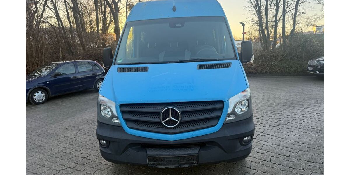 Mercedes-Benz Sprinter 274.000 km 11.899 &euro; München 81245
