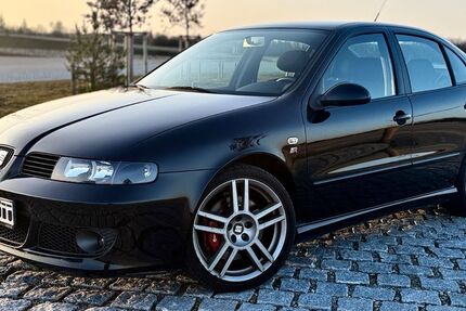 Seat Leon 85.000 km 8.990 &euro; München 81677