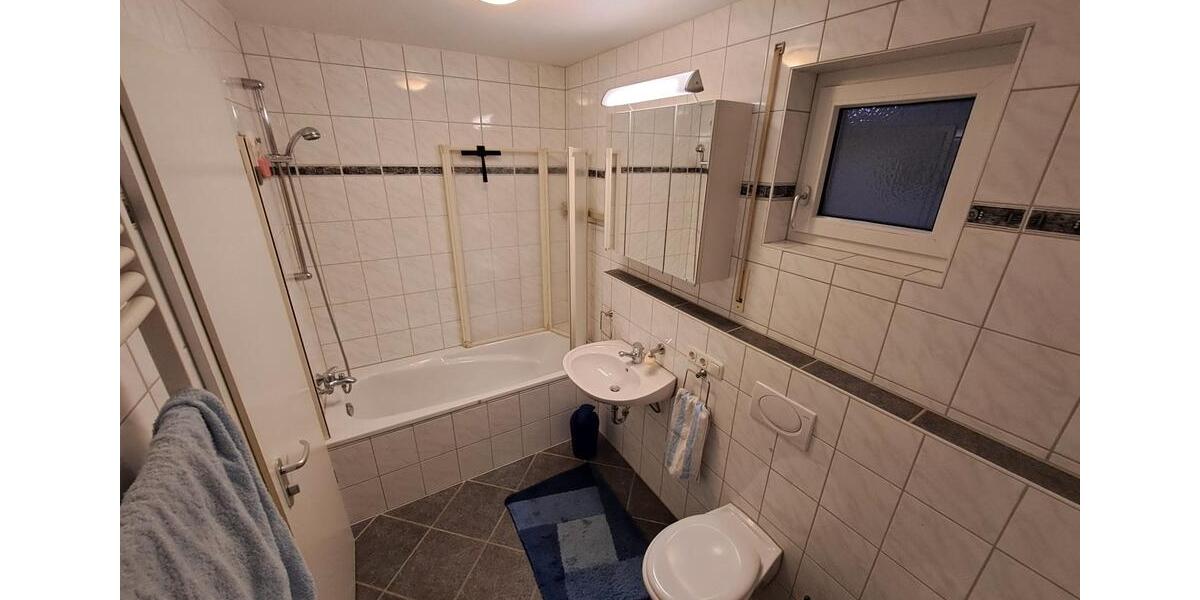 Wohnung mit Reihenendhaus-Charakter, PROVISIONSFREI 4 zimmer