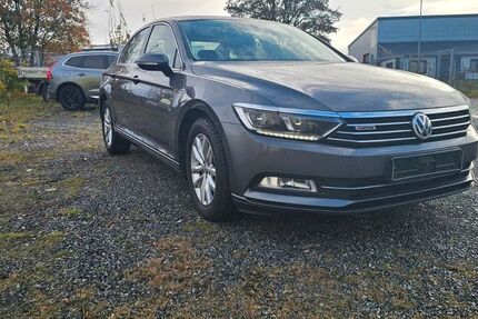 VW Passat 129.511 km 12.500 &euro; München 81465