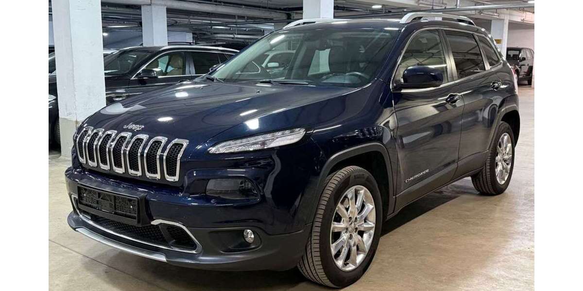 Jeep Cherokee 163.017 km 13.490 &euro; München 81675