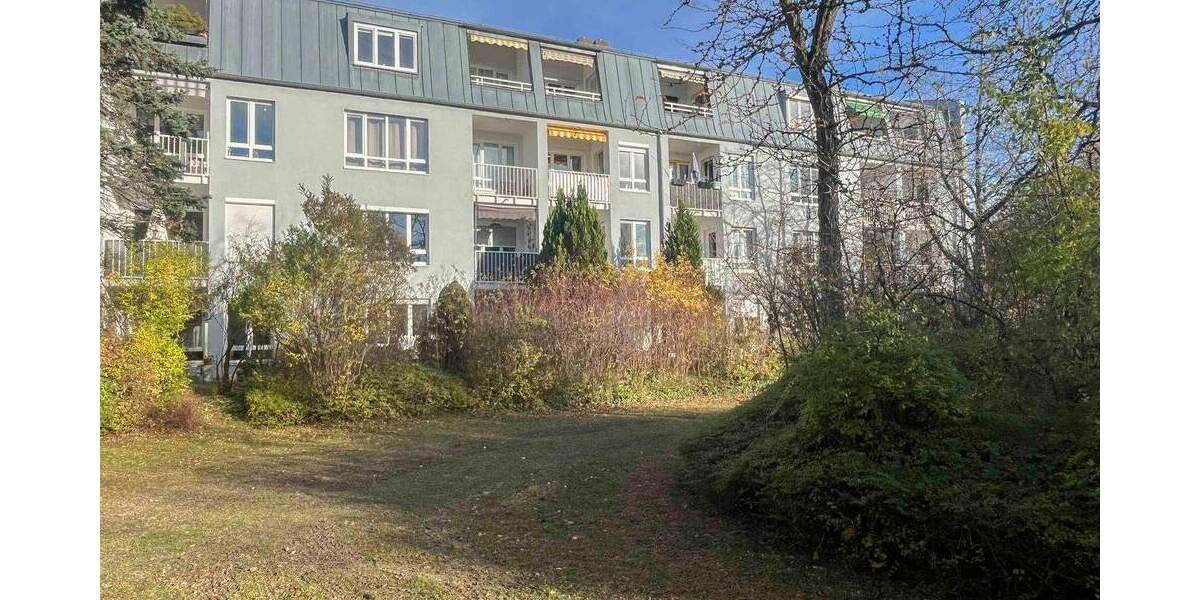 Helle 2-Zimmer-Wohnung zentral gelegen und mit Blick ins Grüne, inklusive Stellplatz 2 zimmer