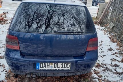 VW Golf 283.000 km 5.500 &euro; Erdweg 85253