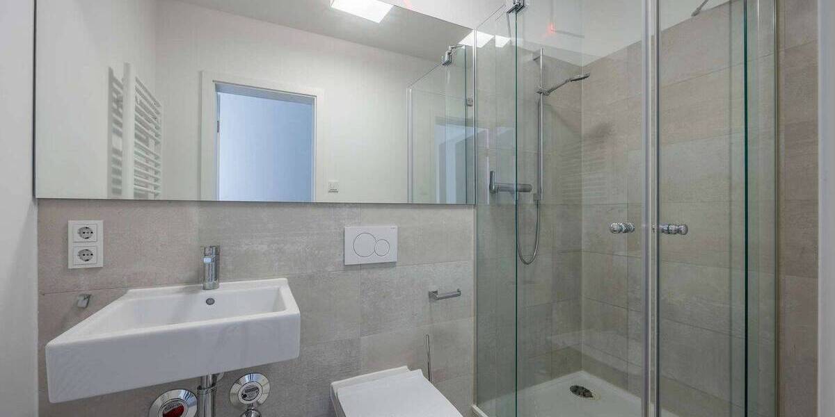 Etagenwohnung München Bogenhausen - 3 Zimmer, 90 m&sup2;, 940.000&euro; | Angebot:26454046