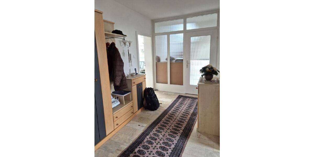 Etagenwohnung Gröbenzell - 3 Zimmer, 100 m&sup2;, 1.350&euro; | Angebot:25752510