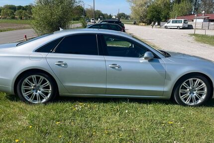 Audi A8 121.000 km 22.900 &euro; München 80807