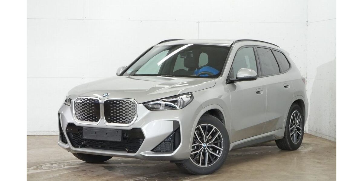 BMW iX1 4.300 km 52.955 &euro; Kirchseeon 85614